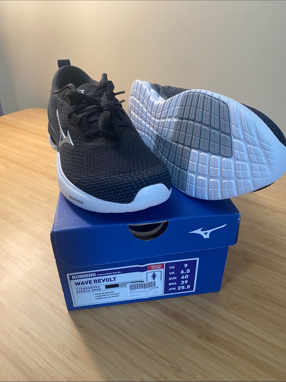 Mizuno Wave Revolt Women's Running Shoes - Black & White